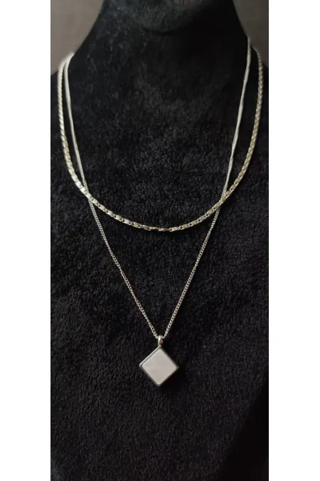 Collier double pour femme à motif géométrique carré