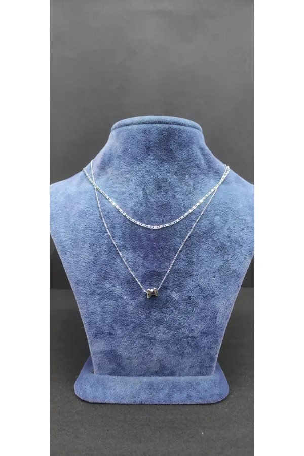 Collier argenté à double chaîne en forme de nœud