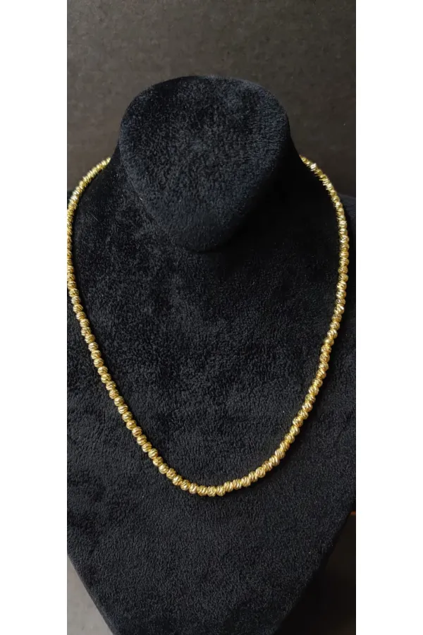 Minimalist Necklace with Gold-Look Bead Details