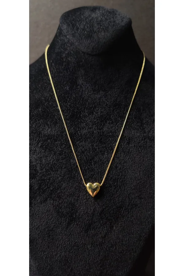 Minimalist Gold-Look Necklace with Shiny Heart Design