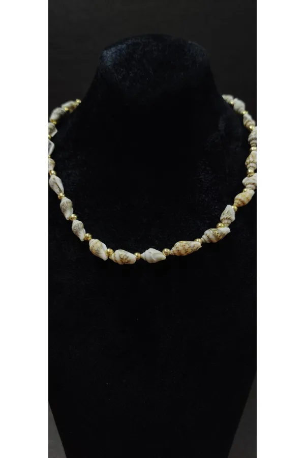 Collier pour femme avec détail coquillage