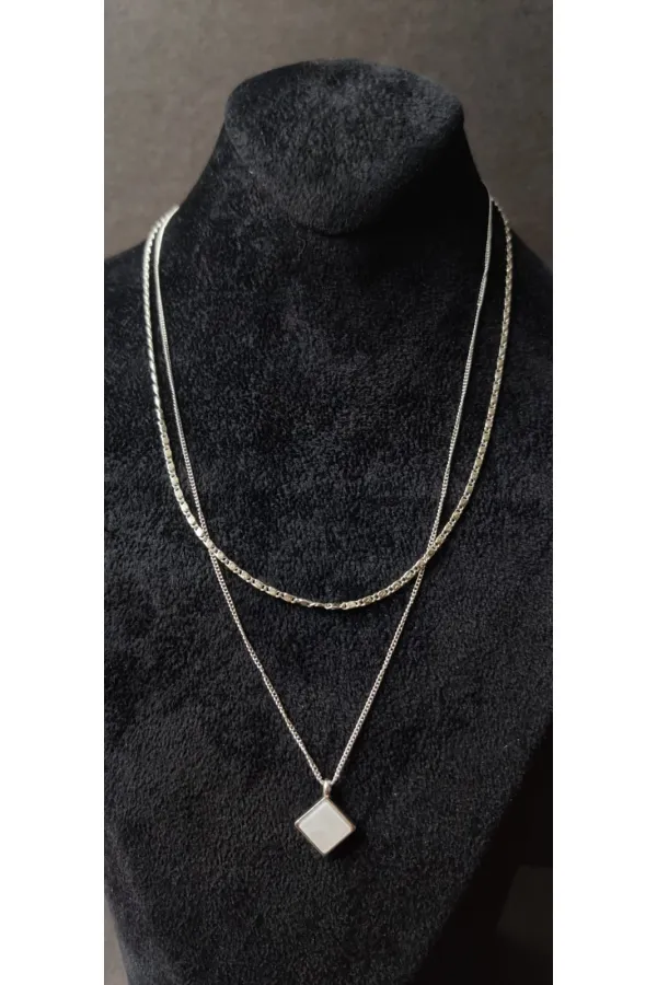 Collier double pour femme à motif géométrique carré