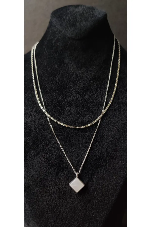 Collier double pour femme à motif géométrique carré