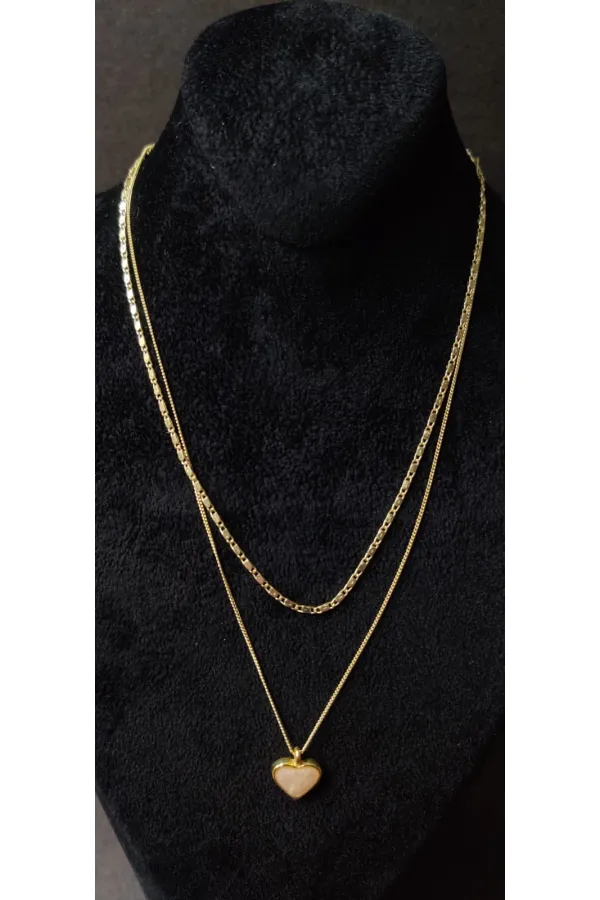 Collier à double chaîne dorée en forme de cœur