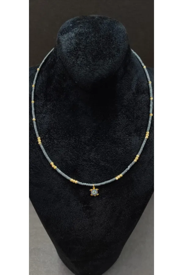 Kaplumbağa Figür Detaylı Boncuklu Kadın Kolye - Gri