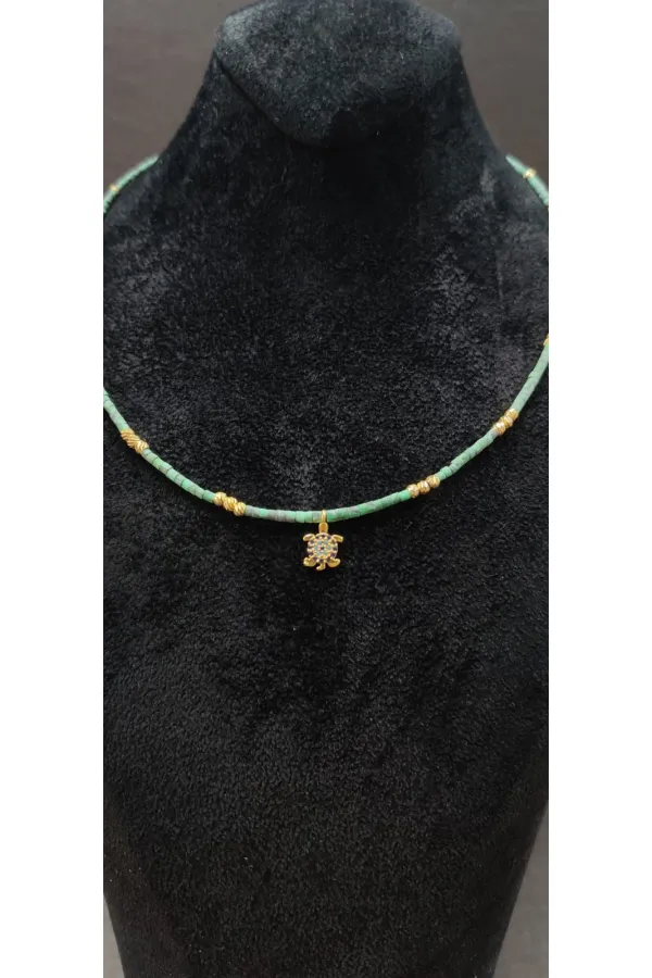 Kaplumbağa Figür Detaylı Boncuklu Kadın Kolye