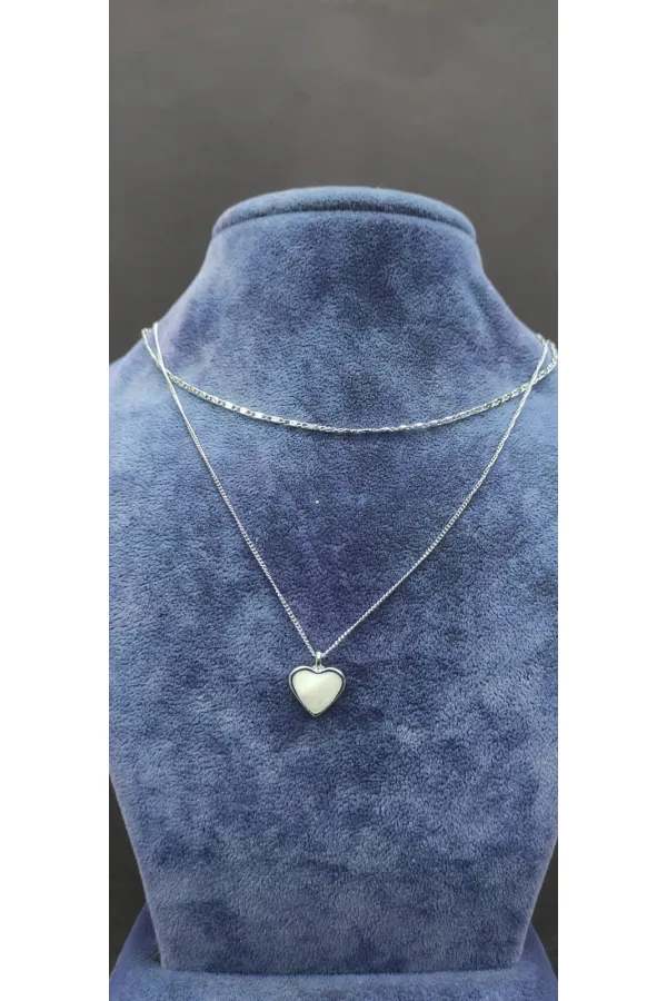 Collier double chaîne argenté en forme de petit cœur