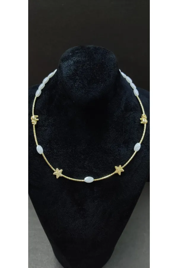 Collier pour femme orné d'un motif en forme d'étoile