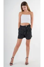 Kadın Siyah Çizgili Beli Lastikli Düğme Detaylı Cepli Şort HZL24S-YY277