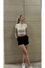 Kadın Siyah Beli Lastikli Yırtmaçlı Cepli Keten Şort HZL24S-ZK11371