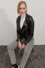 Kadın Siyah Kısa Suni Deri Astarlı Biker Ceket HZL22W-BD110251