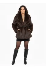 Manteau en fourrure peluche marron pour femme, doublé et détaillé, avec ceinture HZL25W-BD191561