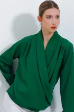 Chemisier drapé en satin vert émeraude pour femme, col cache-cœur, référence 0492