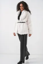 Kadın Kemerli Oversize Kürklü Kaban 9156 - Beyaz