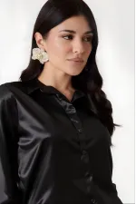 Kadın Siyah  Hafif Dökümlü Saten Yüzeyli Gömlek HZL22W-BD139641