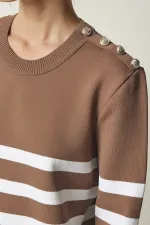 Kadın Vizon Beyaz Çizgili Omuzdan Düğme Detaylı Bisiklet Yaka Kazak HZL24W-BD1102081