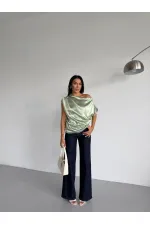 Kadın Çağla Yeşili Tek Omuz Asimetrik Kesim Saten Bluz HZL26W-FRY121171