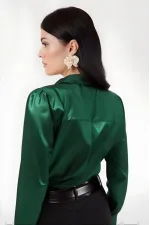 Kadın Zümrüt Yeşili Hafif Dökümlü Saten Yüzeyli Gömlek HZL22W-BD139641