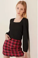 Kadın Siyah Balon Kol Dokulu Kare Yaka Trend Örme Bluz HZL23W-BD104421