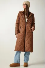 Kadın  Çikolata Kapüşonlu Kapitone Uzun Şişme Mont HZL24W-BD151771