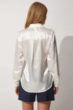 Kadın Açık Krem Hafif Dökümlü Saten Yüzeyli Gömlek HZL22W-BD139641