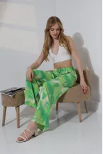 Kadın Yeşil Desenli Beli Lastikli Cepsiz Bol Kesim Viskon Pantolon HZL25S-DSB17771