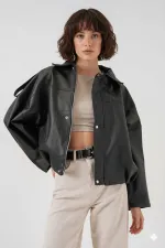 Kadın Siyah Oversize Fermuarlı ve Düğmeli Yandan Cepli Suni Deri Ceket HZL25W-BD110551
