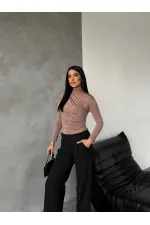 Kadın Bisküvi Omuz ve Beli Büzgülü Yarım Balıkçı Yaka Sandy Bluz HZL24W-FRY122451