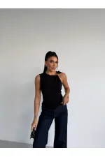 Kadın Siyah Bisiklet Yaka Gold Tokalı Omuz Detaylı Bluz HZL26W-FRY123761