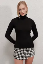 Pull col roulé noir en maille côtelée pour femme HZL22W-BD1445001