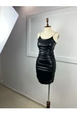 Kadın Siyah Askılı Drape Detaylı Suni Deri Mini Elbise HZL24S-FRY121711
