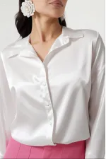 Kadın Beyaz Hafif Dökümlü Saten Yüzeyli Gömlek HZL22W-BD139641