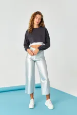 Kadın Antrasit Basic Bisiklet Yaka Uzun Kollu Crop Sweatshirt HZL24W-ZK11351