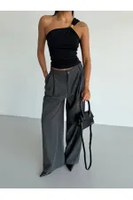 Kadın Siyah Tek Omuz Gold Metal Detaylı Sandy Bluz HZL26S-FRY123821