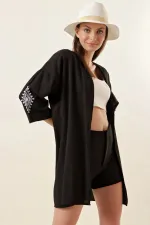 Kimono mi-long noir à manches brodées pour femme HZL22S-BD158771