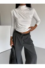 Kadın Beyaz Omuz ve Beli Büzgülü Yarım Balıkçı Yaka Sandy Bluz HZL24W-FRY122451