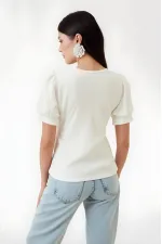 Kadın Beyaz Kare Yaka Örme Bluz HZL22W-BD104091