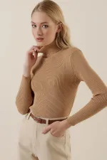 Pull à col roulé côtelé beige 15796