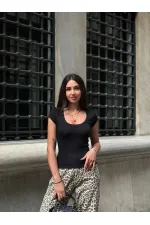 Kadın Siyah Oval Yaka T-Shirt HZL25S-ZK11681