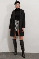 Kadın Siyah Tek Düğmeli Çift Cepli Astarlı Buklet Kaşe Kaban HZL22W-BD190821