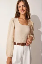 Kadın Açık Krem Balon Kol Dokulu Kare Yaka Trend Örme Bluz HZL23W-BD104421
