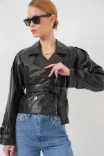 Veste en similicuir noir avec ceinture 0698