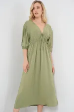 Robe 2570 pour femme, col en V froncé à la taille - Çağla