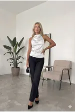 Kadın Beyaz Halter Yaka Saten Kumaş Sırt Dekolteli Bluz HZL26W-FRY123801