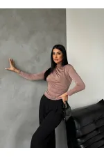 Kadın Bisküvi Omuz ve Beli Büzgülü Yarım Balıkçı Yaka Sandy Bluz HZL24W-FRY122451