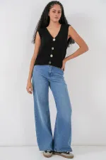 Gilet court boutonné en maille - Noir 15882