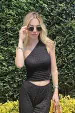 Kadın Siyah Gofre Kumaş Tek Omuz Bluz HZL25S-ZK13271