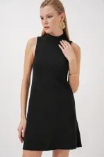 Robe mini sans manches en maille 15906 - Noire