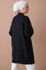 Kadın Tesettür Siyah Saç Örgü Desen Uzun Düğmeli Rahat Kesim Triko Hırka HZL24W-BD1100691