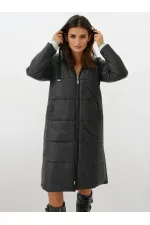 Kadın Siyah Kapşonlu Uzun Oversize Şişme Mont HZL22W-BD151201